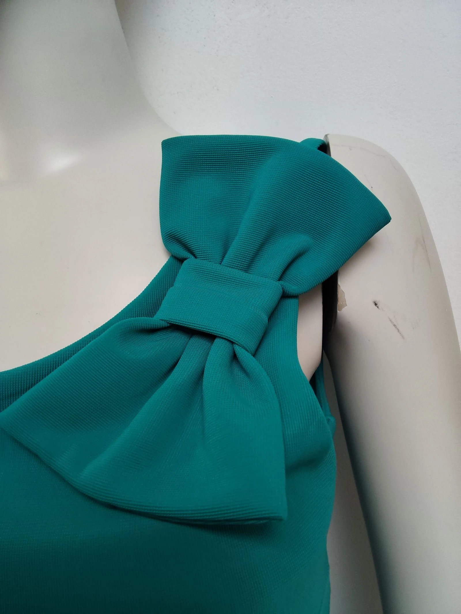 Green dress with a bow tie on one shoulder zipper at the back for women size M or 38 – photo 5